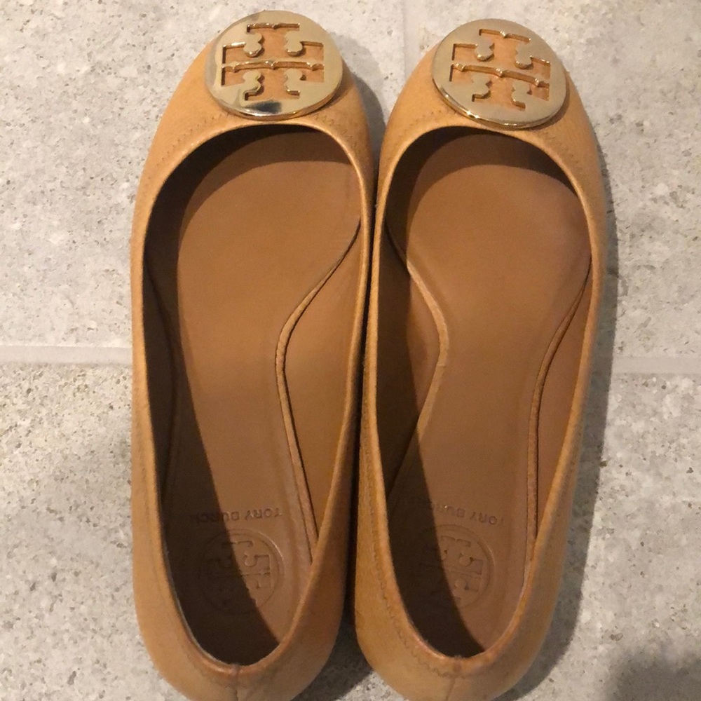 Tory and Burch flat shoes size 9.